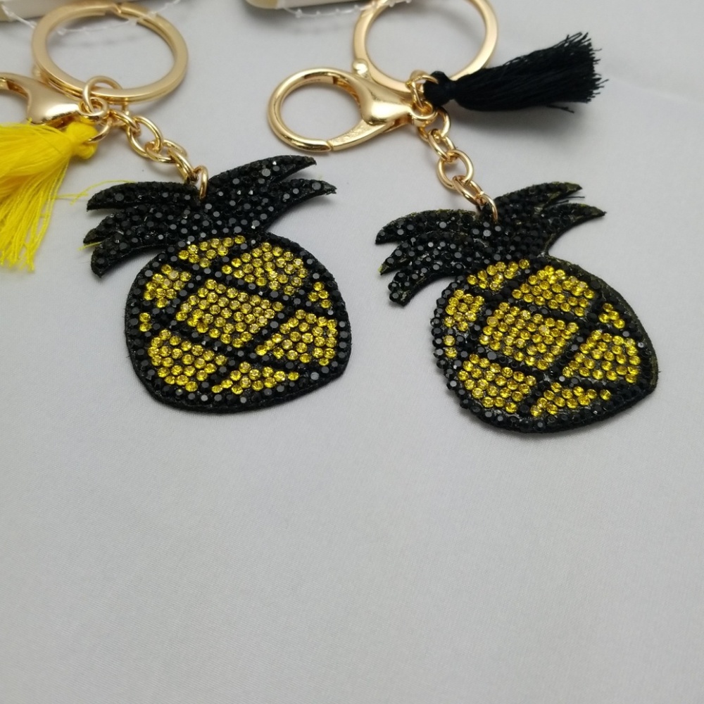 Pineapple Keychain - Picture 2 of 4